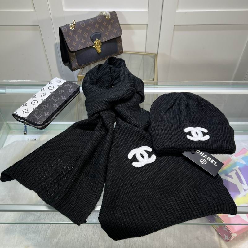 Chanel-scarf-hat-11-7_1626868.jpg